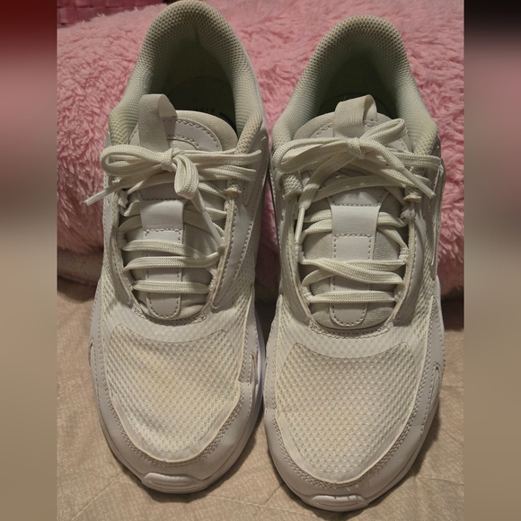 Nike Air Max Women's Athletic Shoes - White - Picture 3 of 6